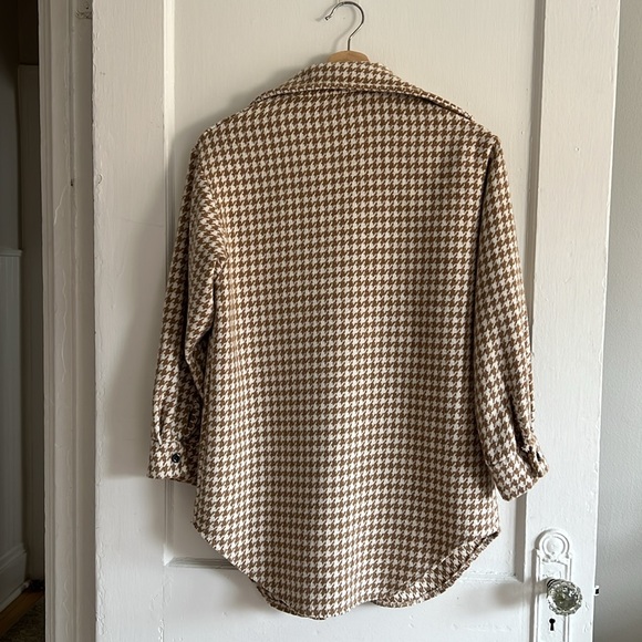 Shacket - Picture 4 of 4